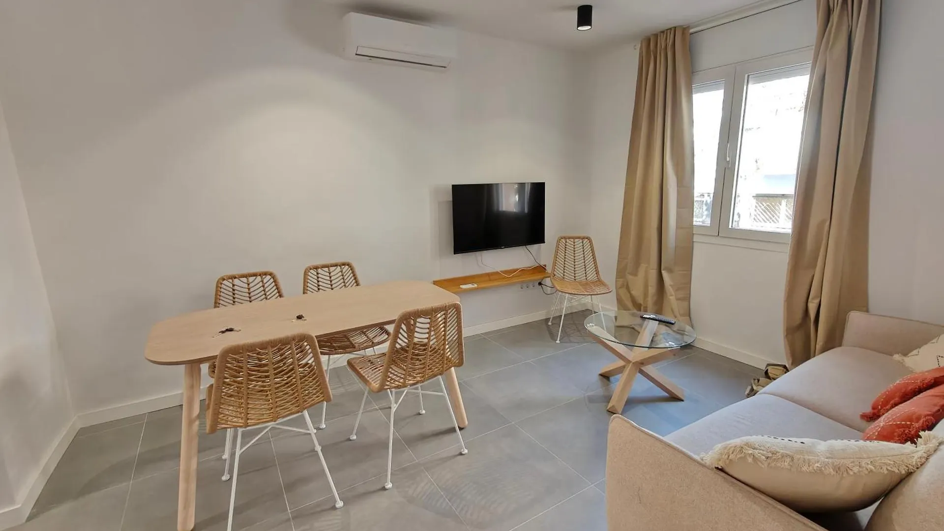 Charming Apartment Poblenou Beach 바르셀로나 0*,  스페인